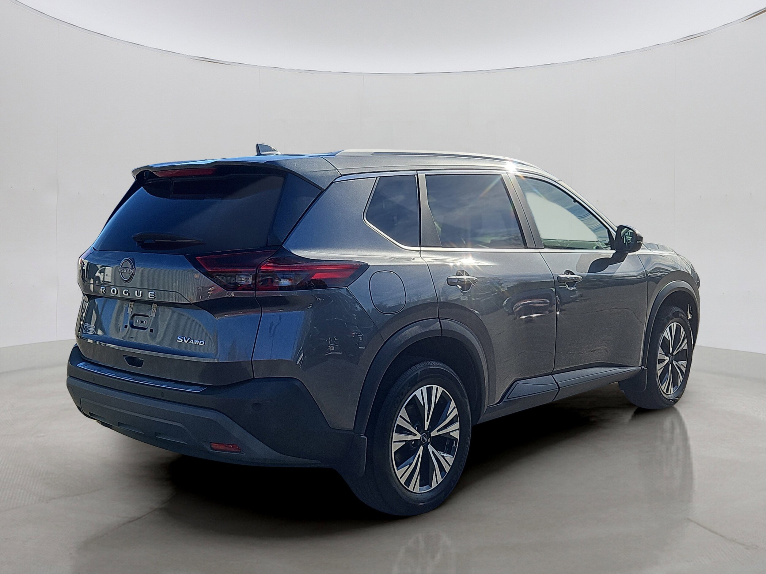 2023 Nissan Rogue SV photo 3