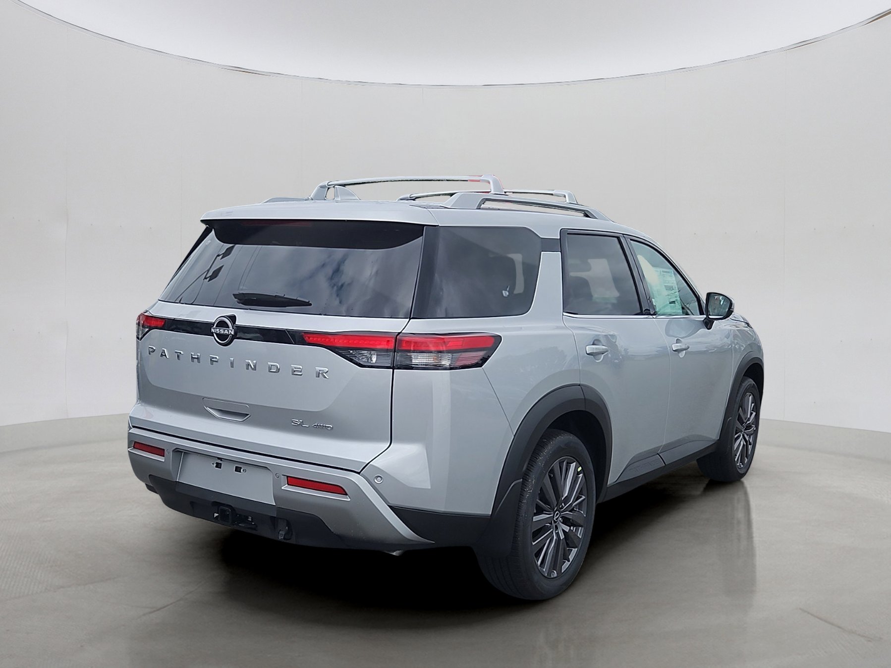 2025 Nissan Pathfinder SL photo 2