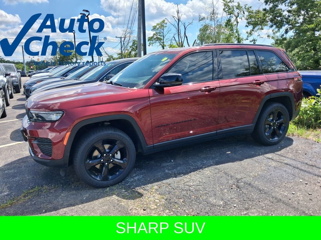 Used 2023 Jeep Grand Cherokee Laredo SUV