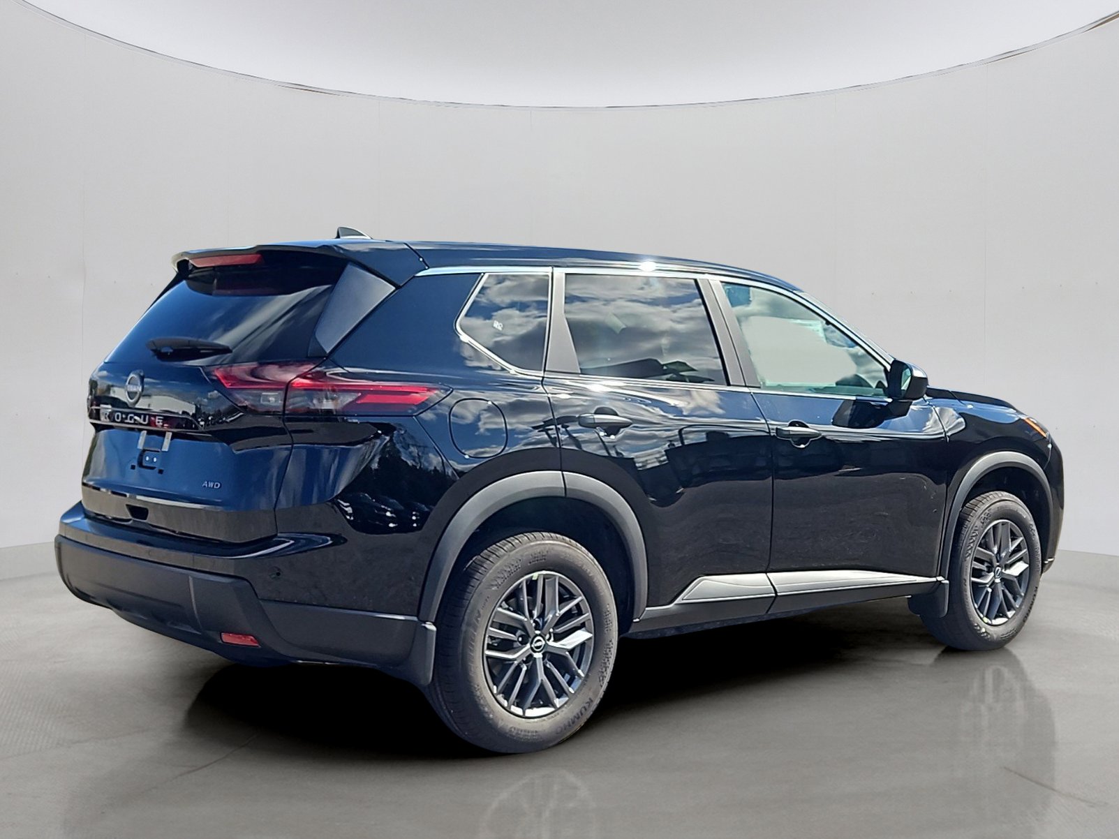 2025 Nissan Rogue S photo 2