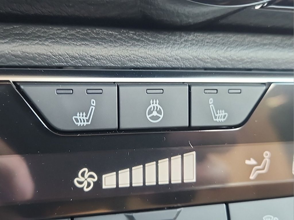 2025 Nissan Sentra SV - Photo 9