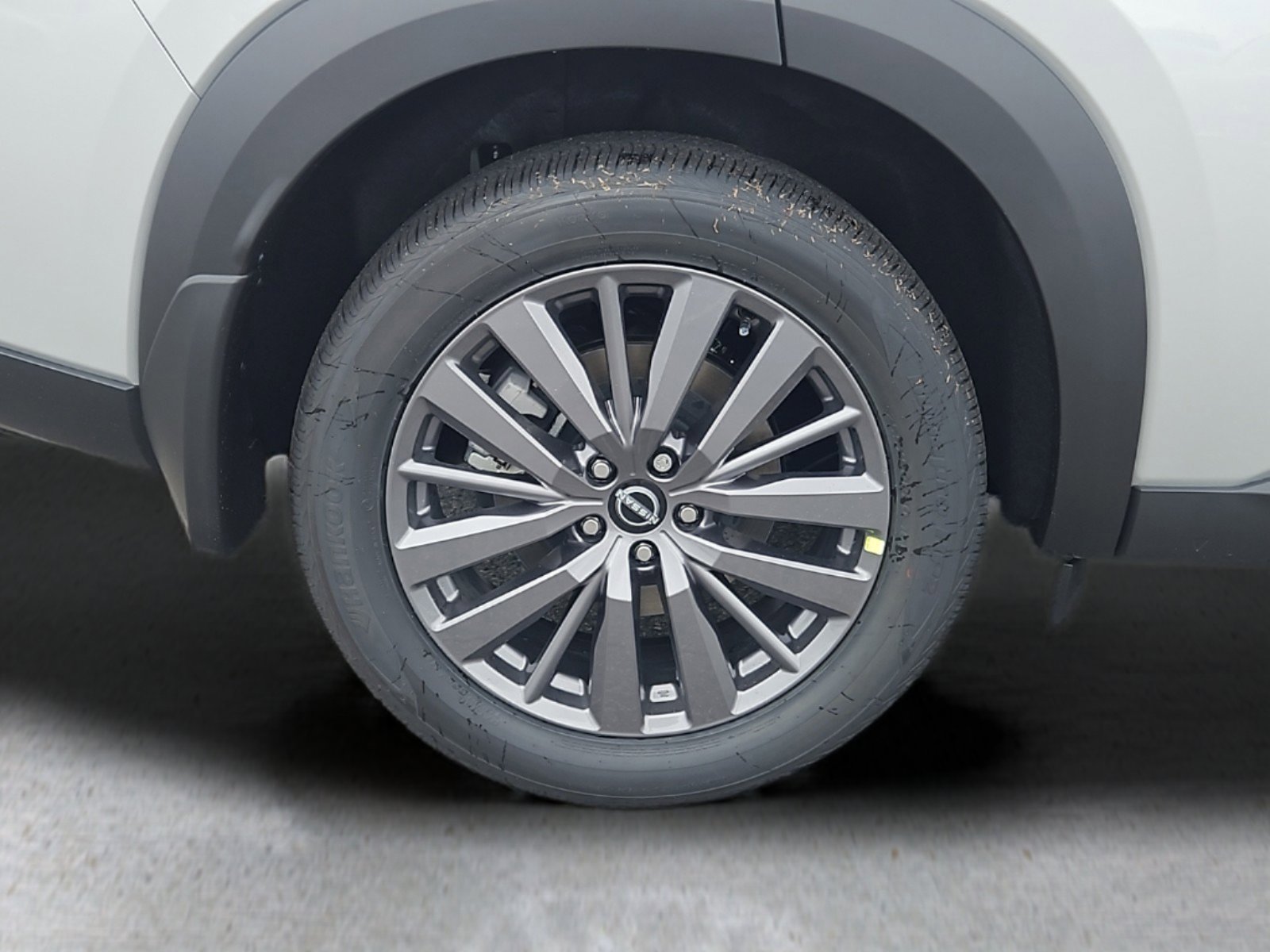 2025 Nissan Pathfinder SL photo 3