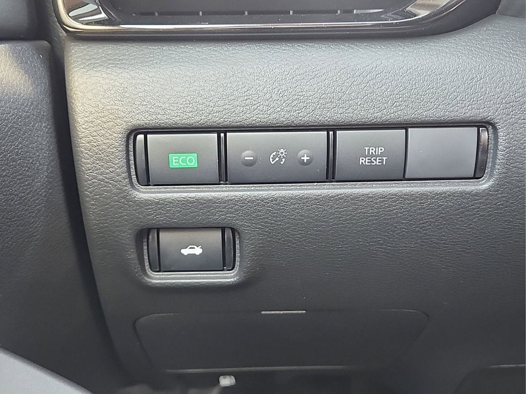 2025 Nissan Sentra SV - Photo 8