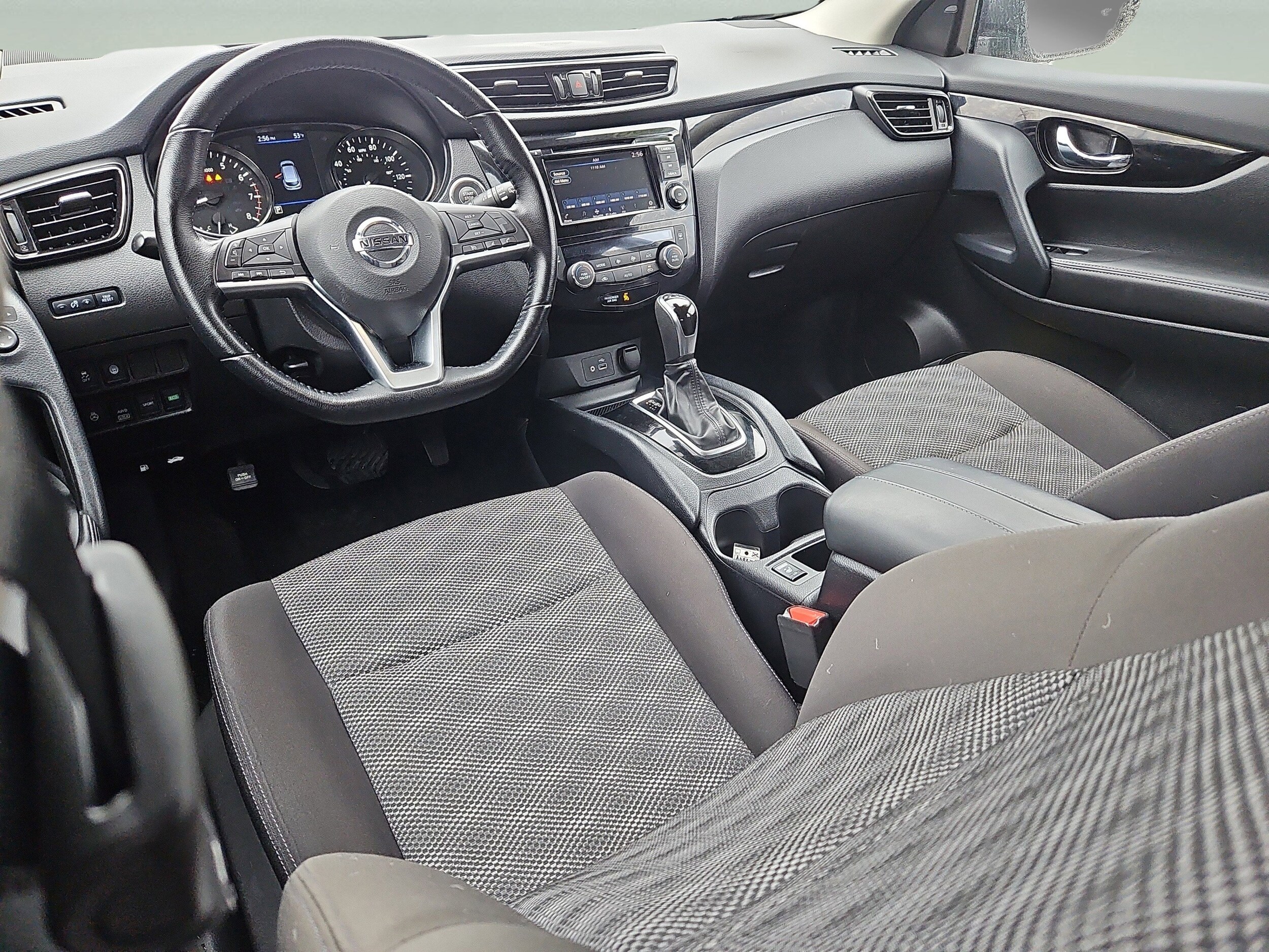 2021 Nissan Rogue Sport SV photo 2