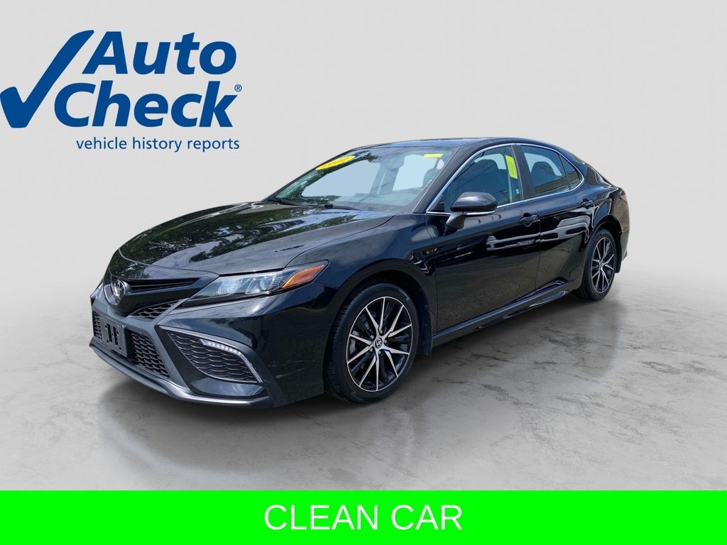 Used 2022 Toyota Camry SE Sedan