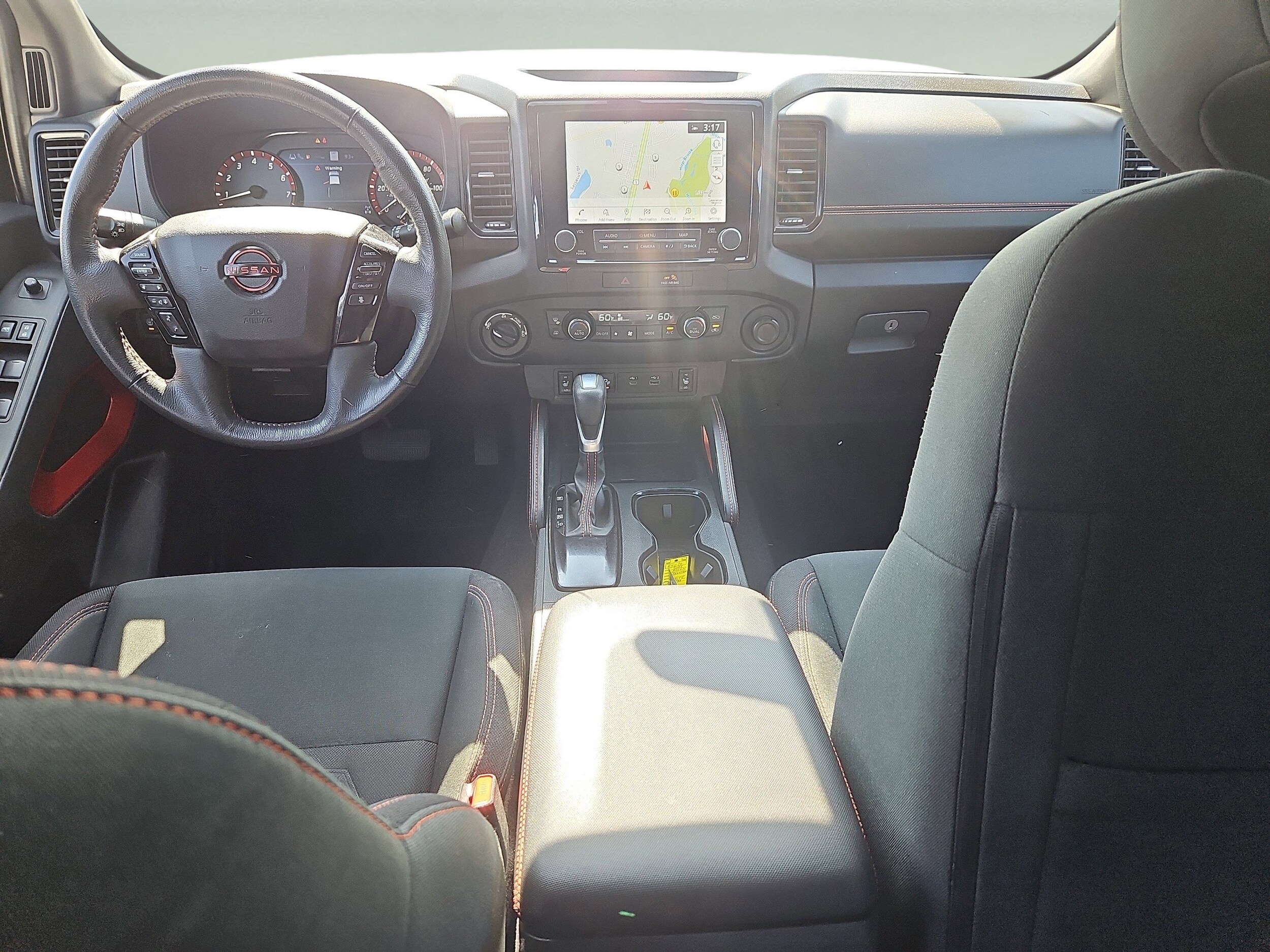 2022 Nissan Frontier PRO-4X photo 2