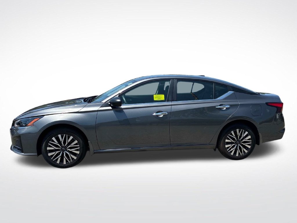 Used 2024 Nissan Altima 2.5 SV Sedan