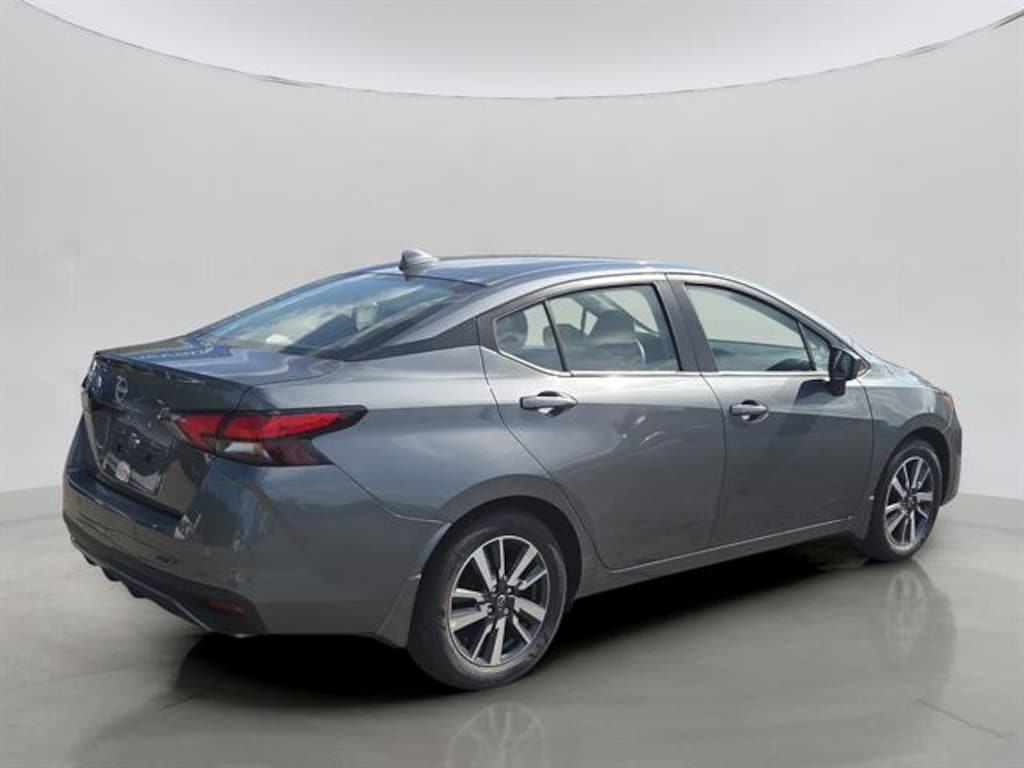 New 2025 Nissan Versa 1.6 SV