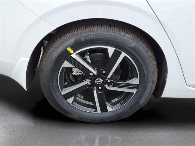 2025 Nissan Sentra SV photo 3