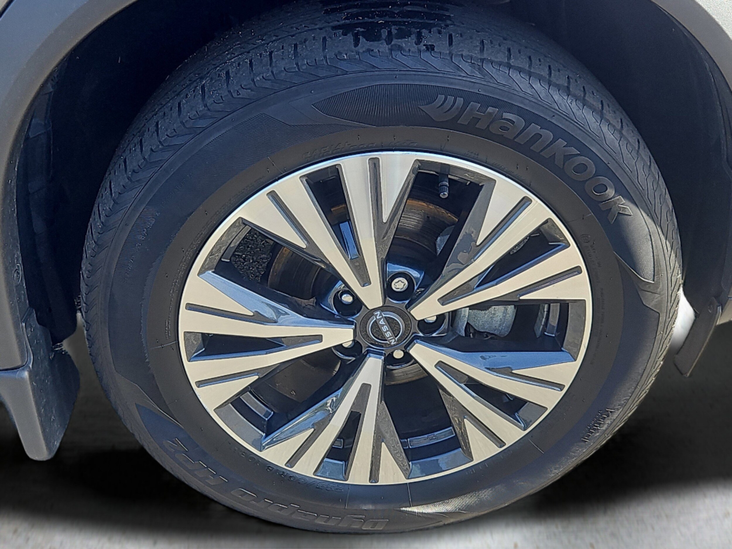 2023 Nissan Rogue SV photo 4