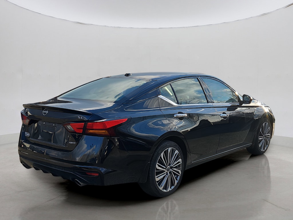 Used 2024 Nissan Altima 2.5 SL Sedan