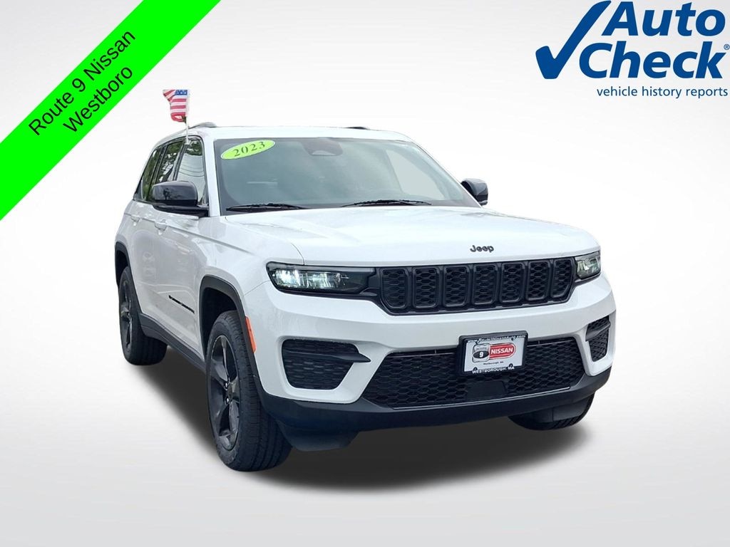 Used 2023 Jeep Grand Cherokee Laredo SUV