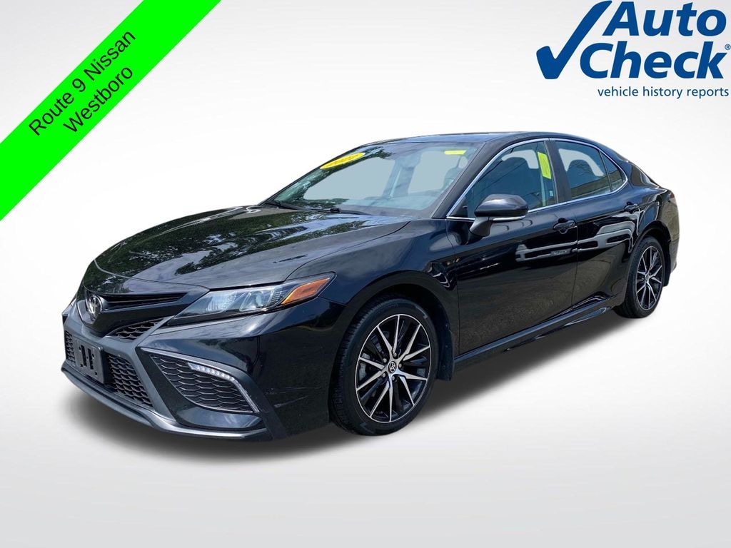Used 2022 Toyota Camry SE Sedan