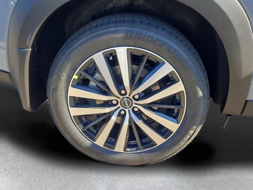 New 2025 Nissan Pathfinder Platinum 4WD