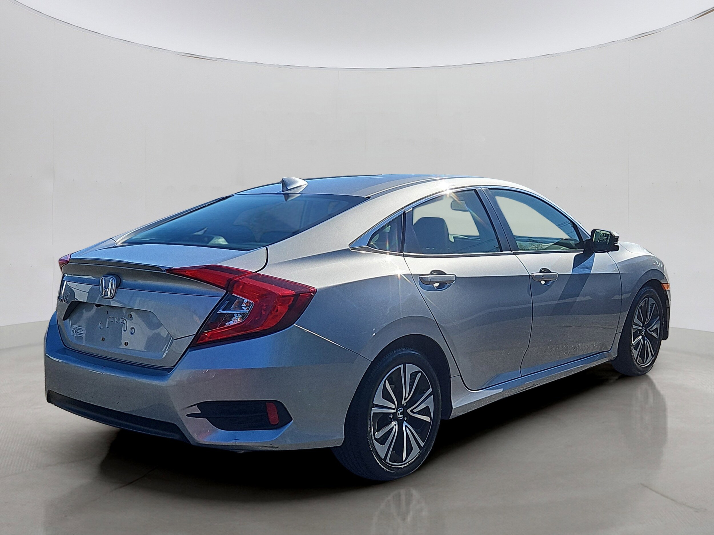 2018 Honda Civic EX-L photo 3