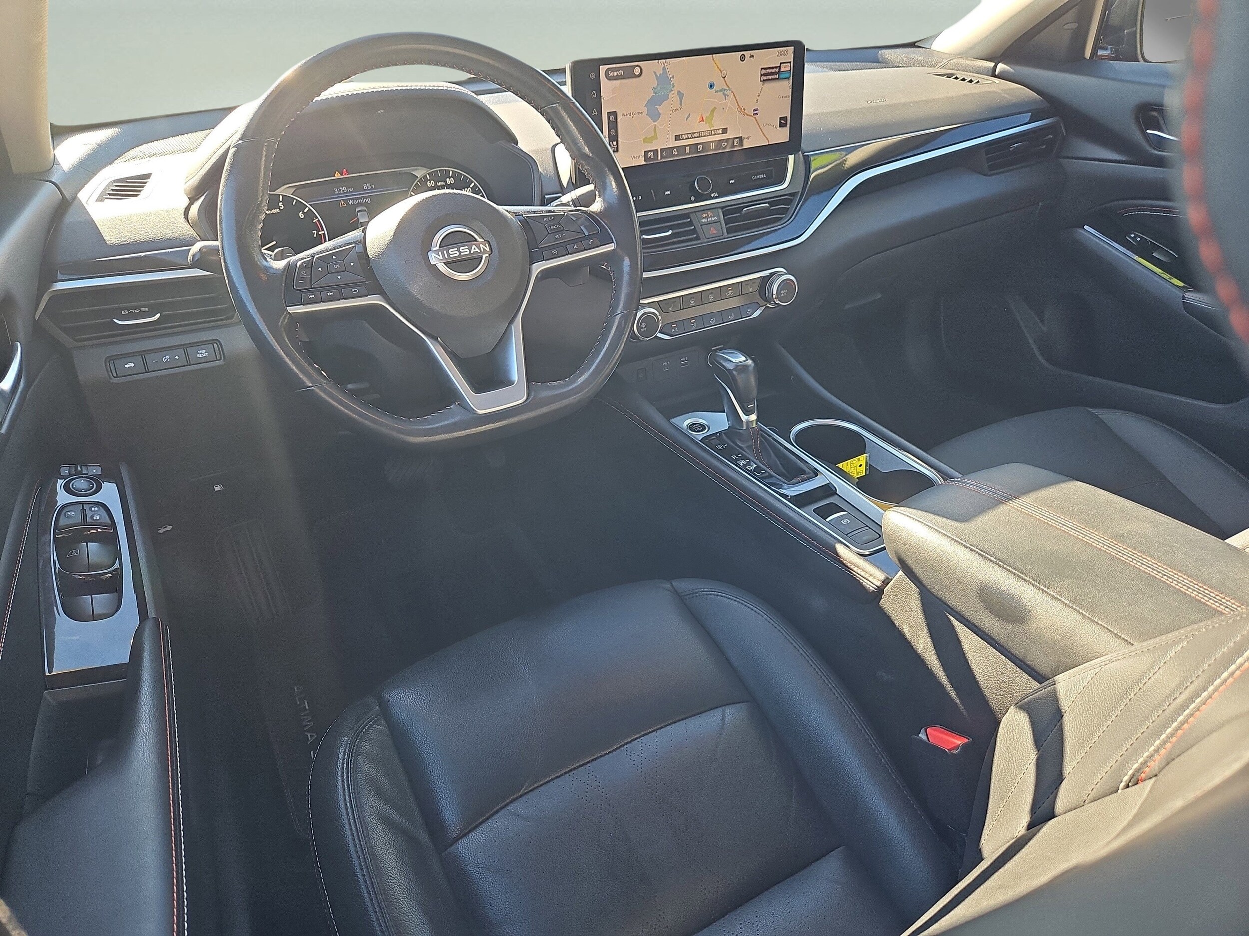 2023 Nissan Altima 2.5 SR photo 2