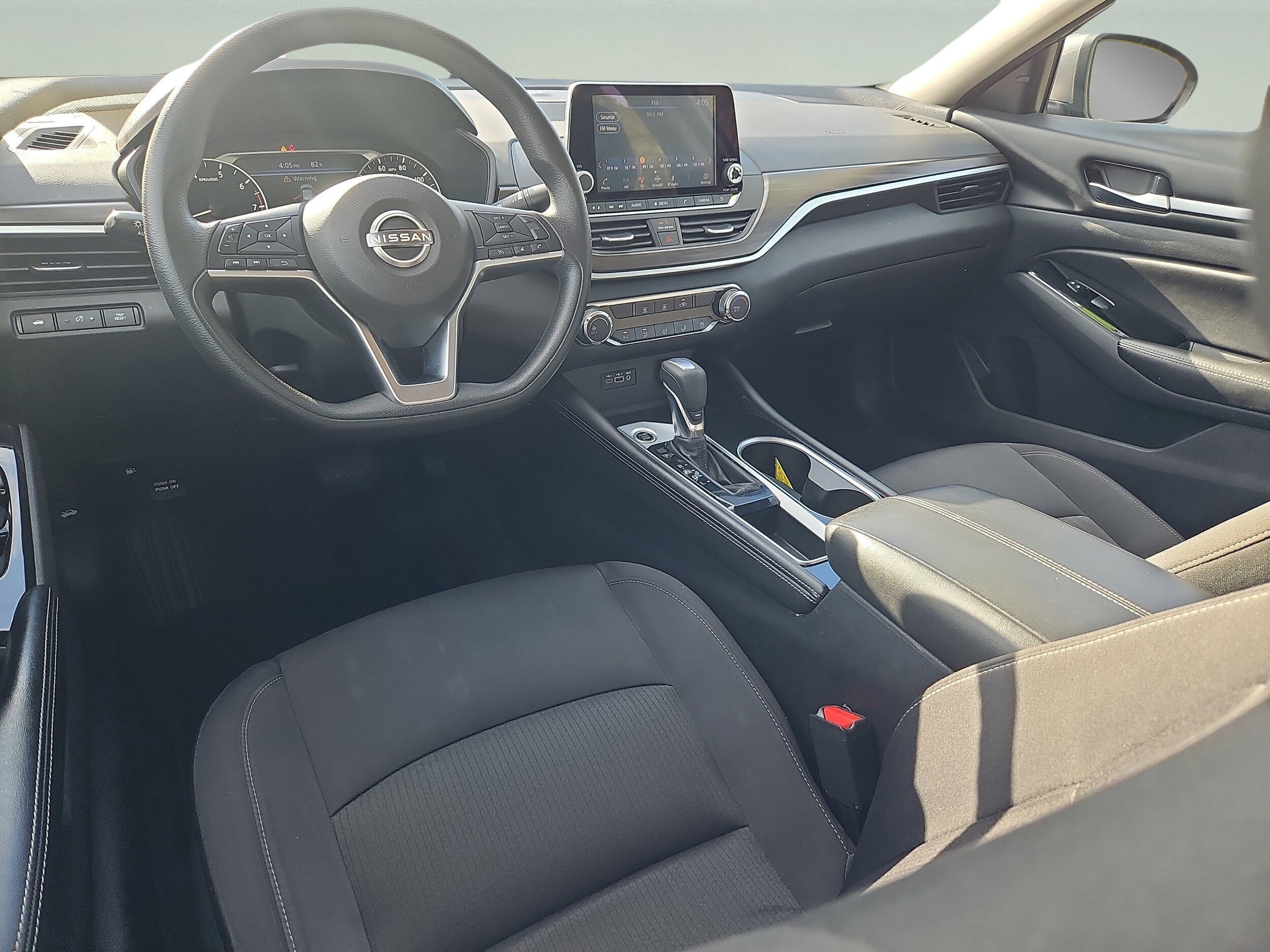 2023 Nissan Altima 2.5 SV photo 2