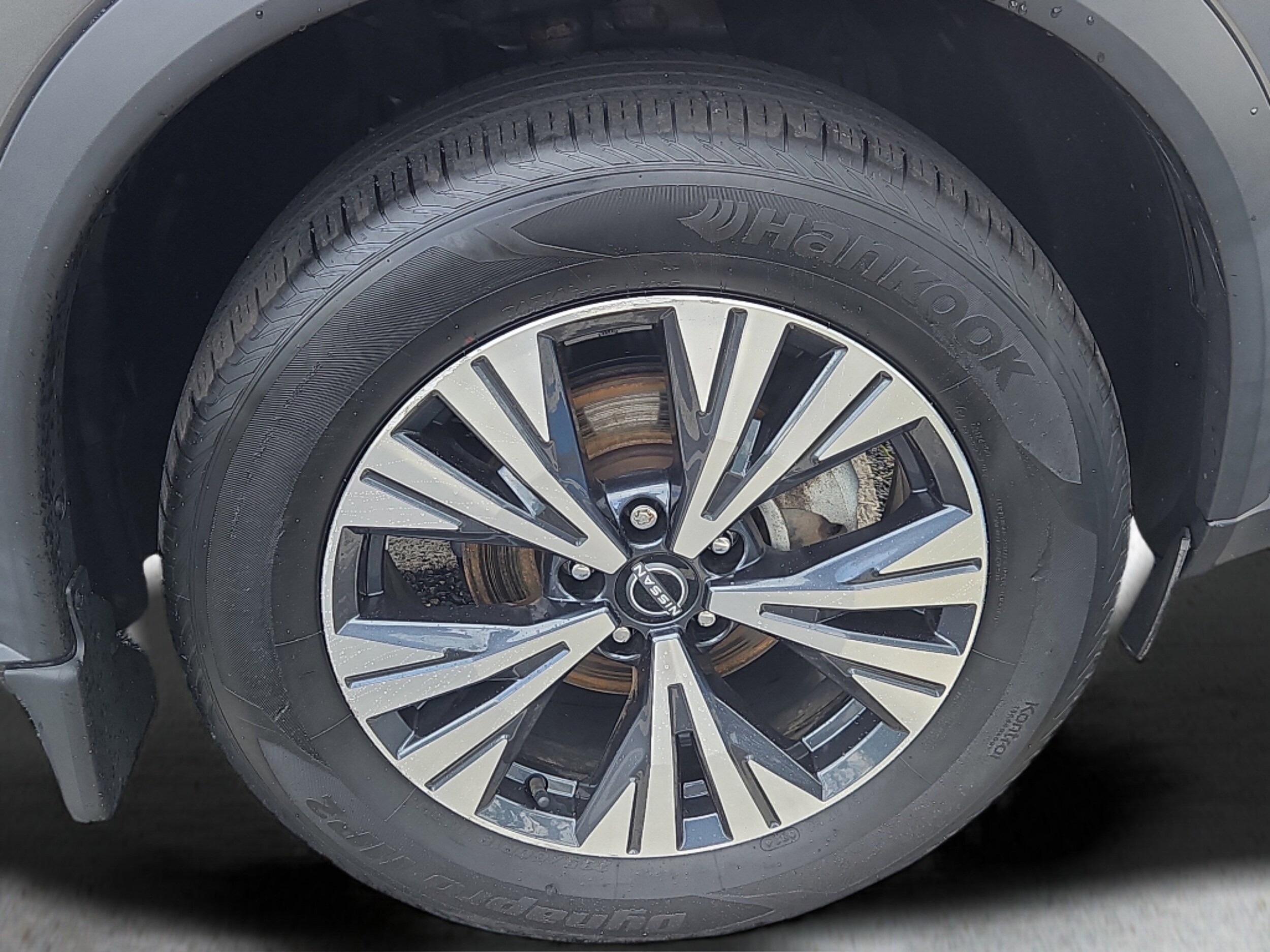 2022 Nissan Rogue SV photo 2