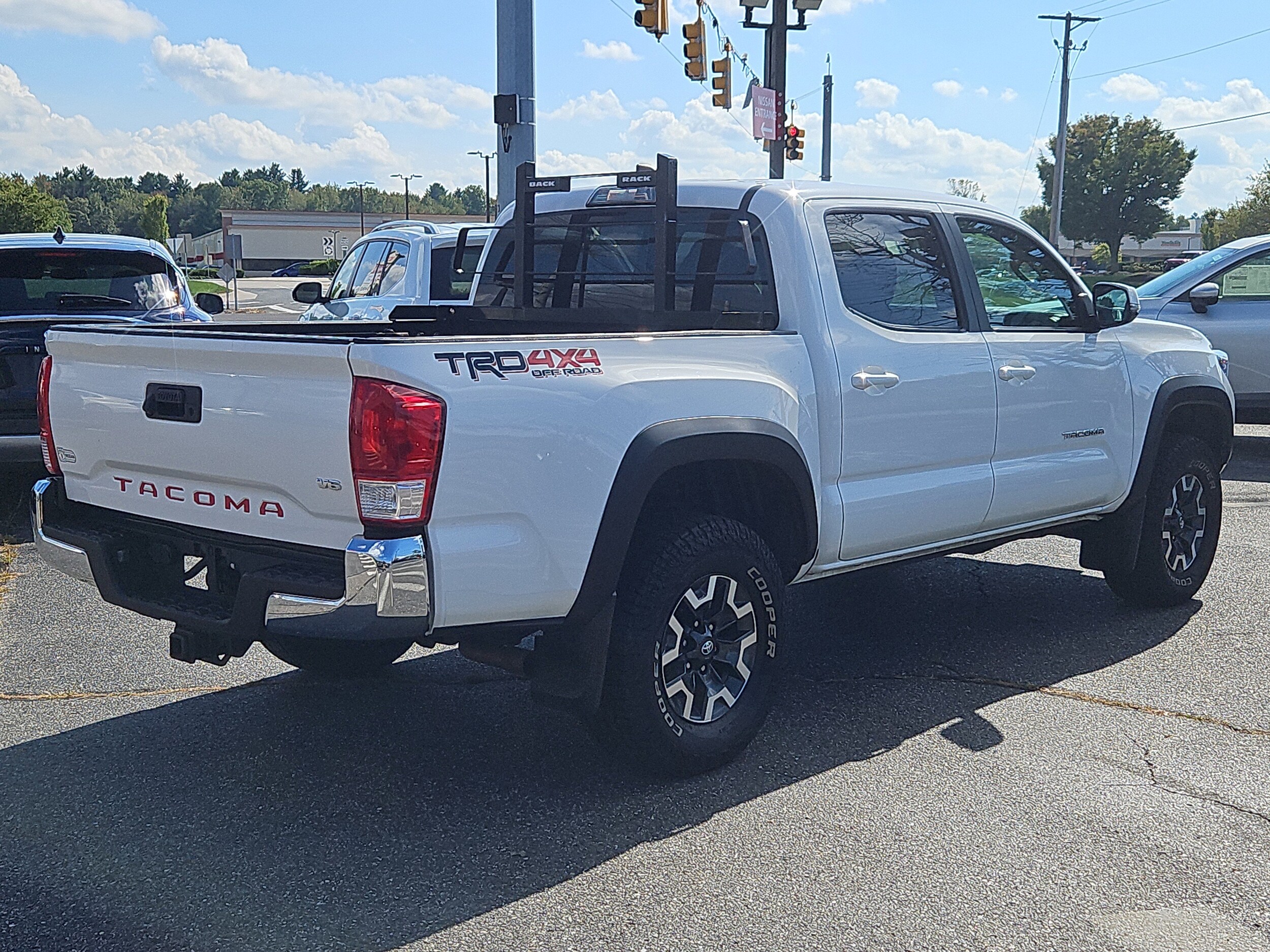 2017 Toyota Tacoma SR5 Double Cab photo 2