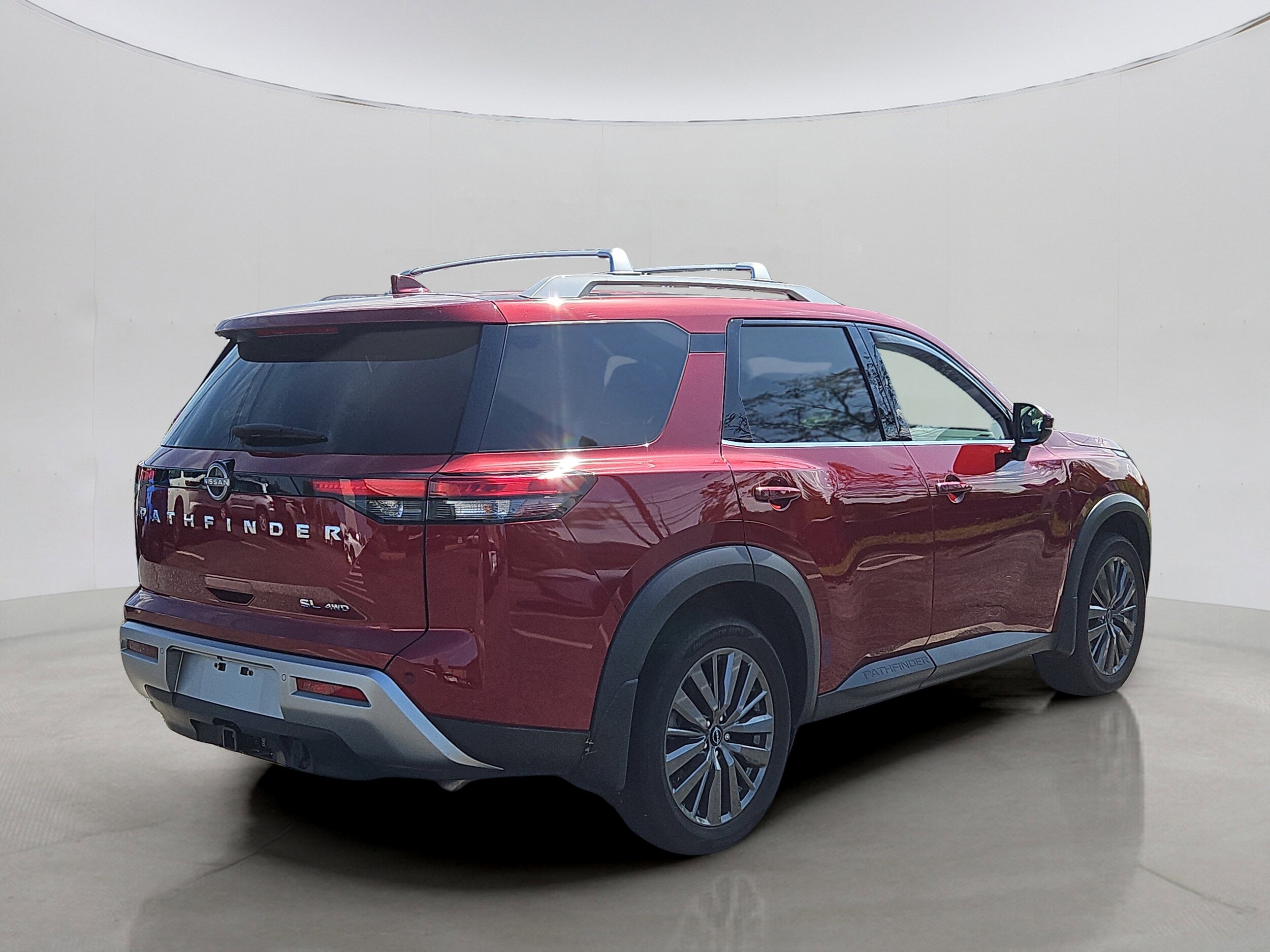 2023 Nissan Pathfinder SL photo 3
