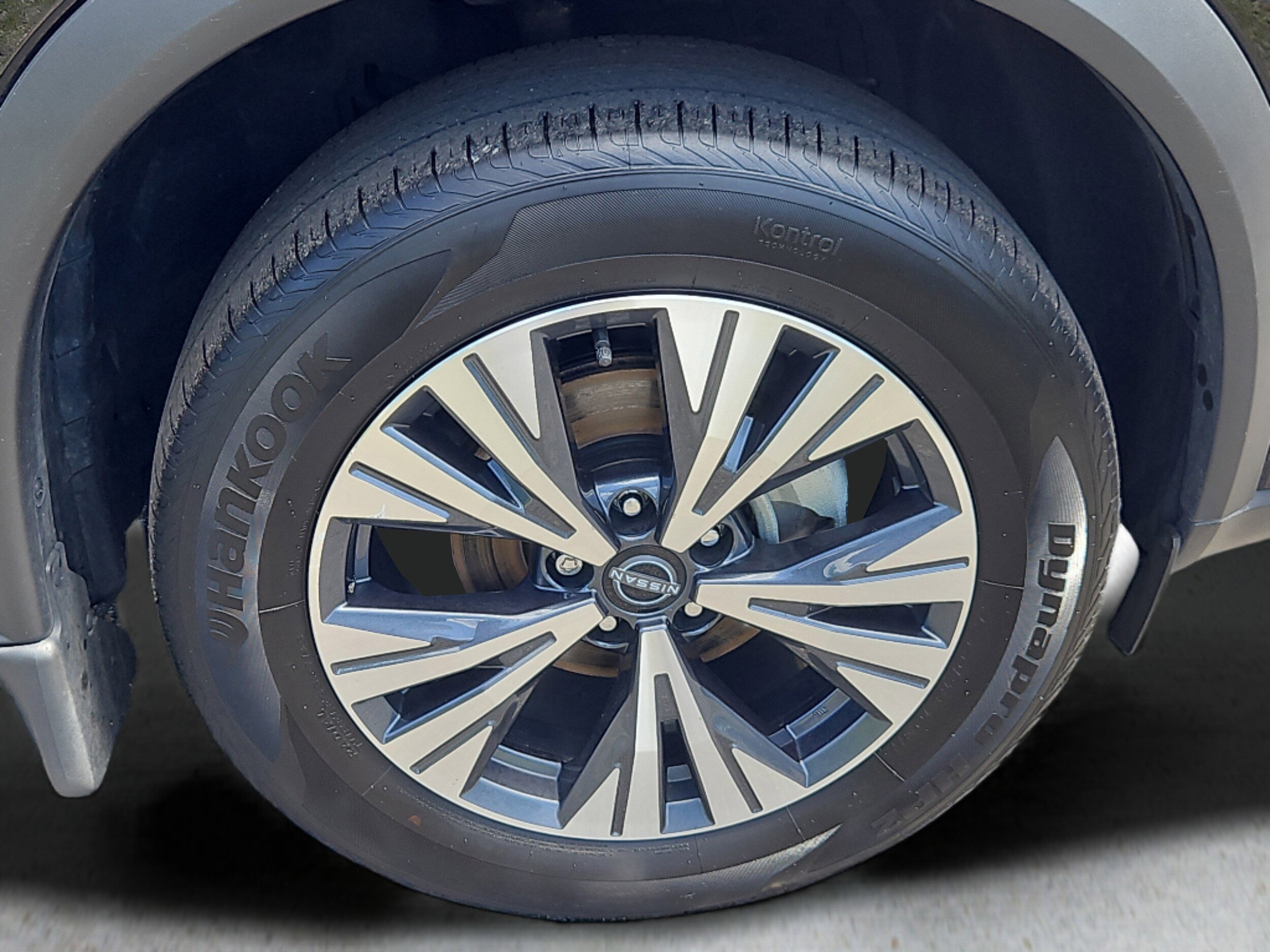 2022 Nissan Rogue SV photo 4