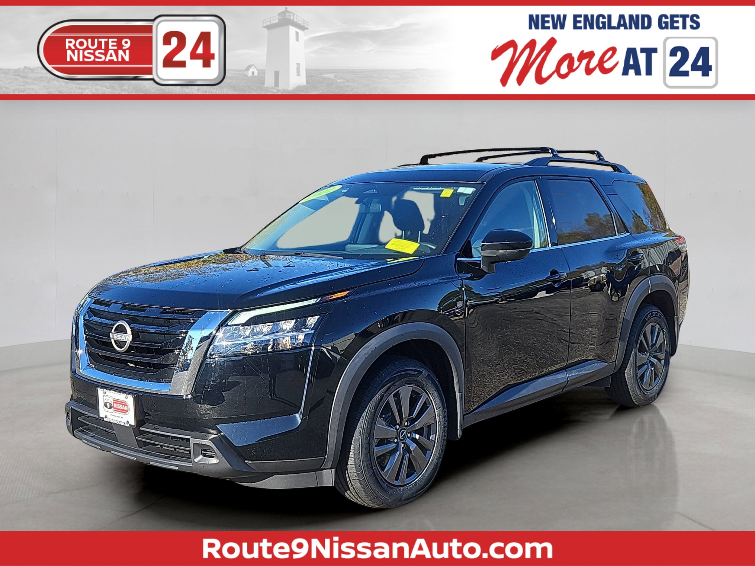 2022 Nissan Pathfinder SV's photo