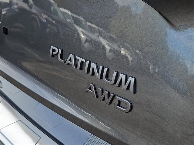 2026 Nissan Rogue Platinum photo 4