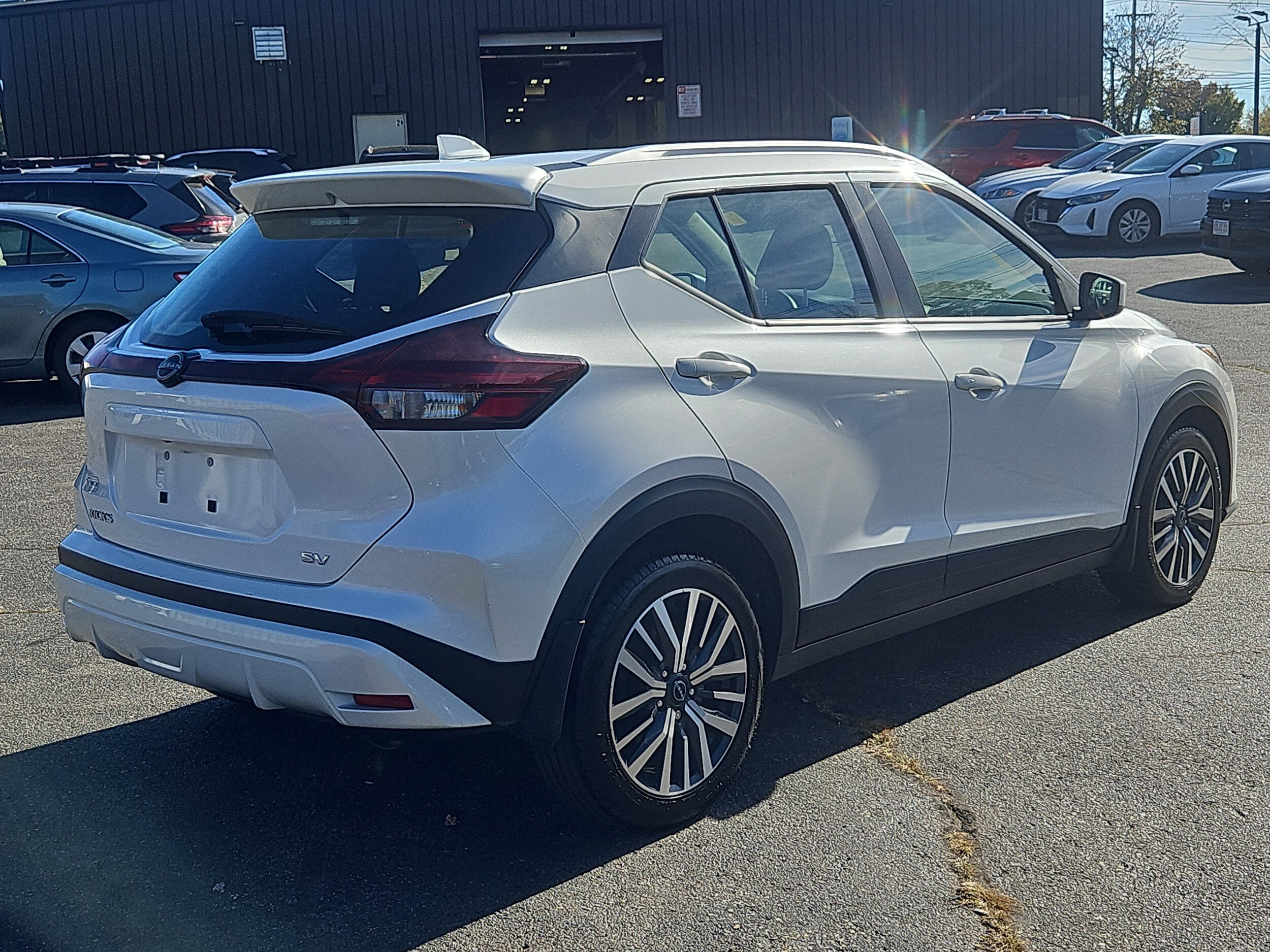 2022 Nissan Kicks SV photo 3