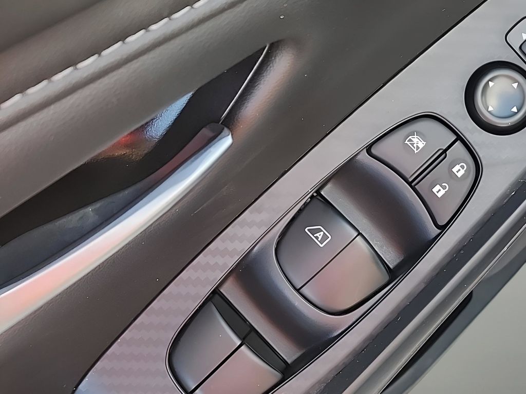 2025 Nissan Sentra SV - Photo 13