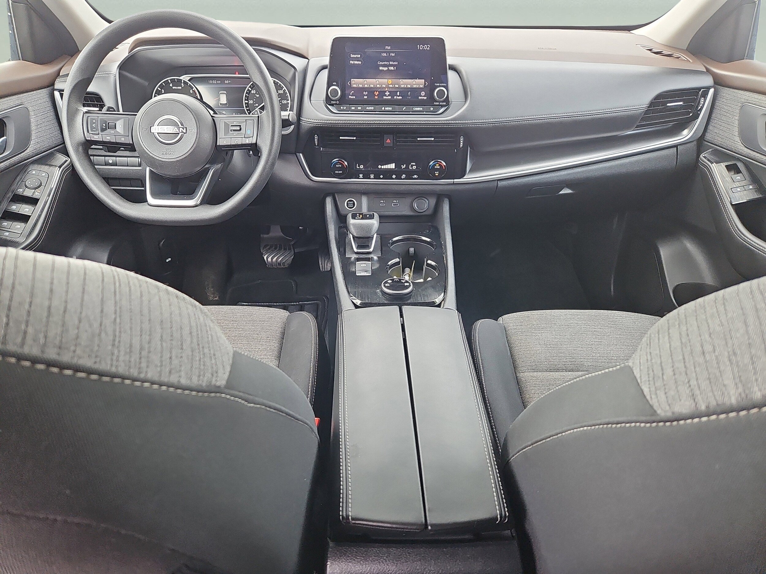 2022 Nissan Rogue SV photo 2