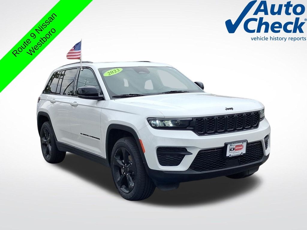 Used 2023 Jeep Grand Cherokee Laredo SUV