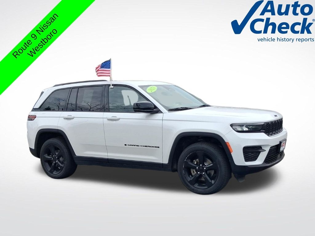 Used 2023 Jeep Grand Cherokee Laredo SUV