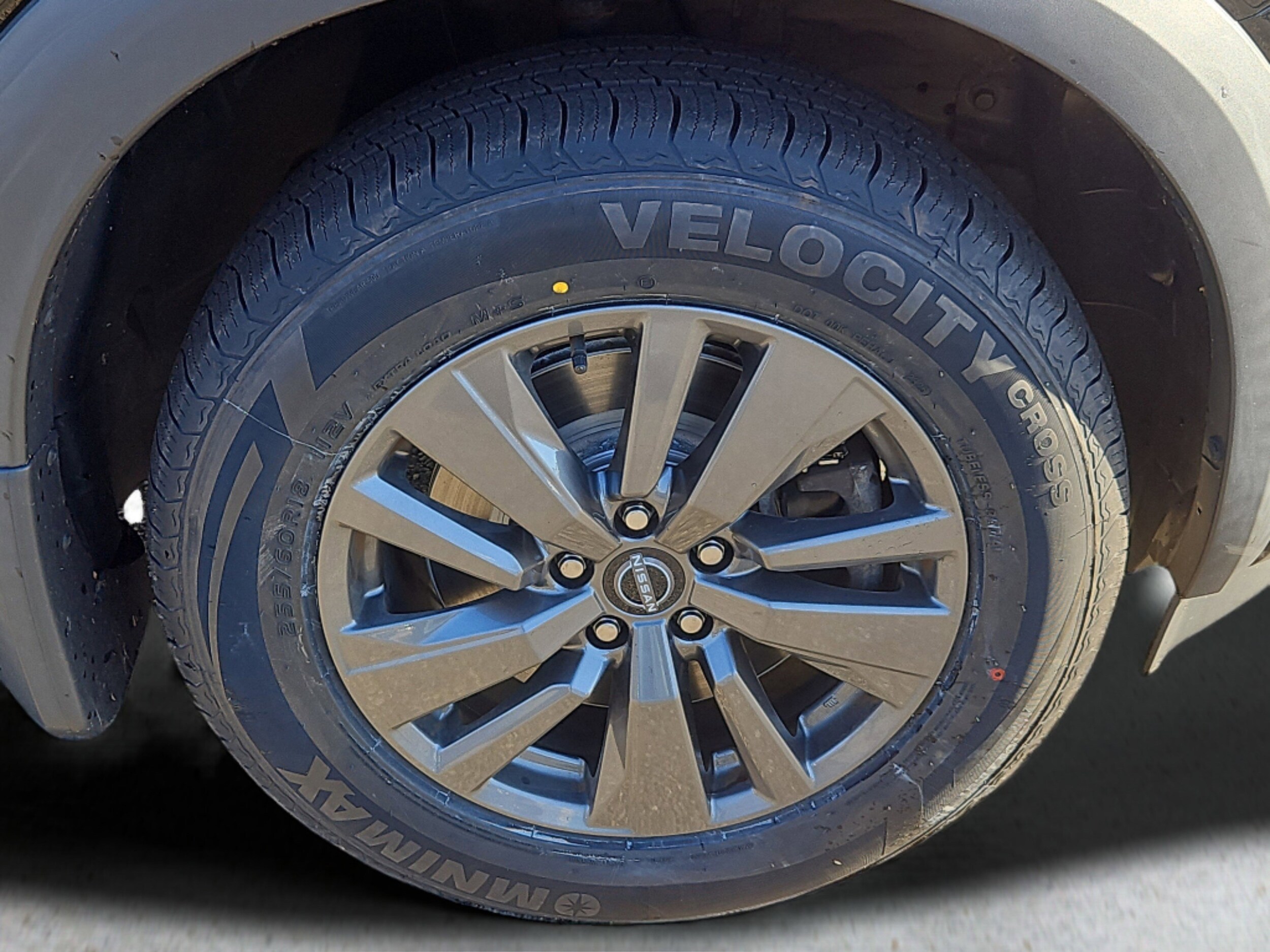 2022 Nissan Pathfinder SV photo 3