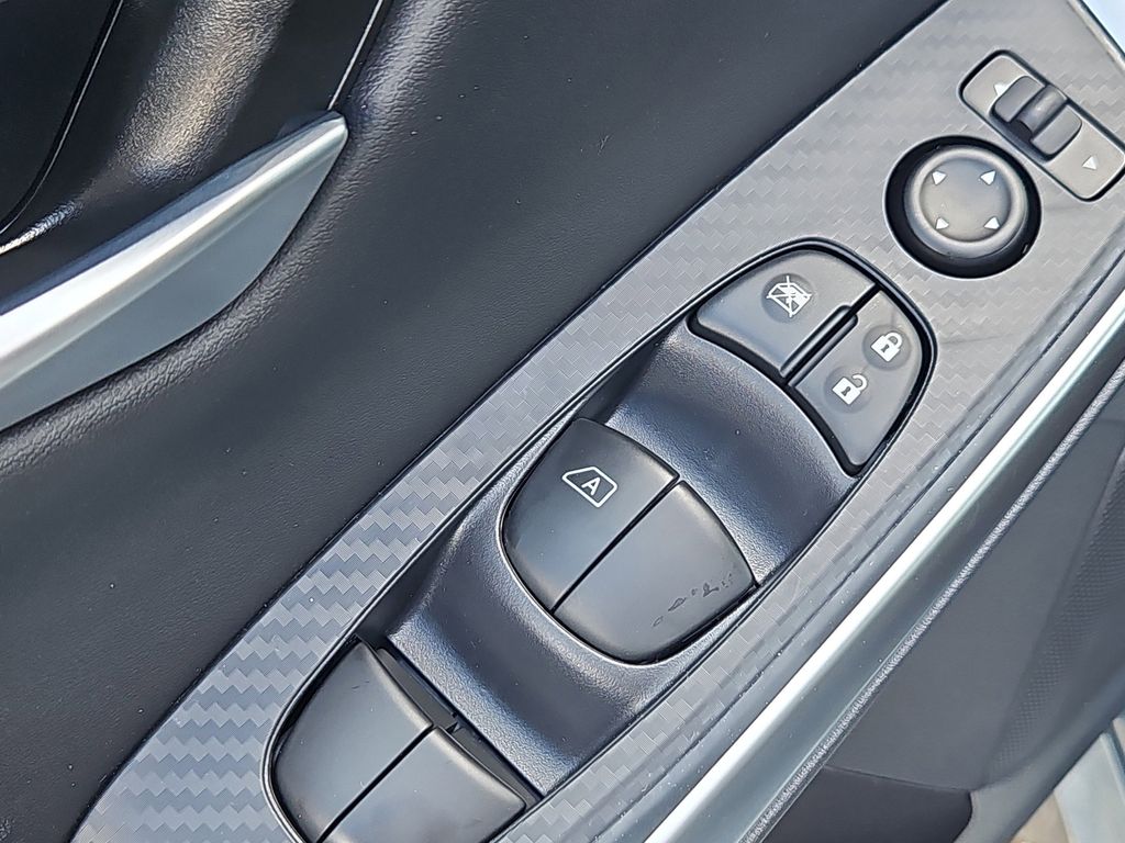 2025 Nissan Sentra SR - Photo 11