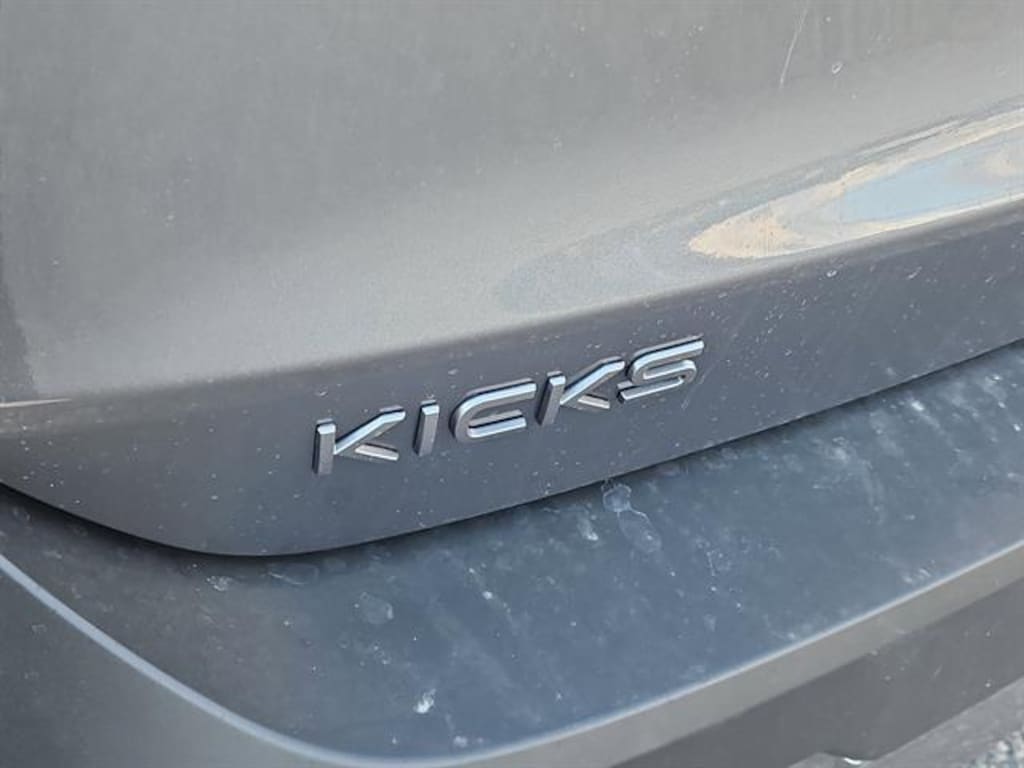 New 2026 Nissan Kicks S