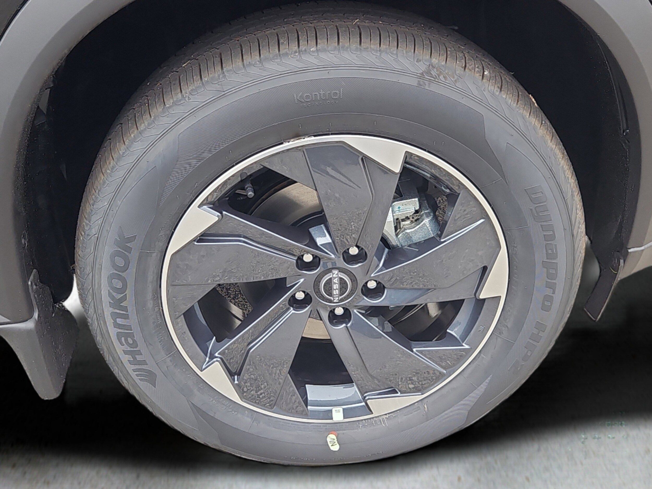 2026 Nissan Rogue SV photo 2