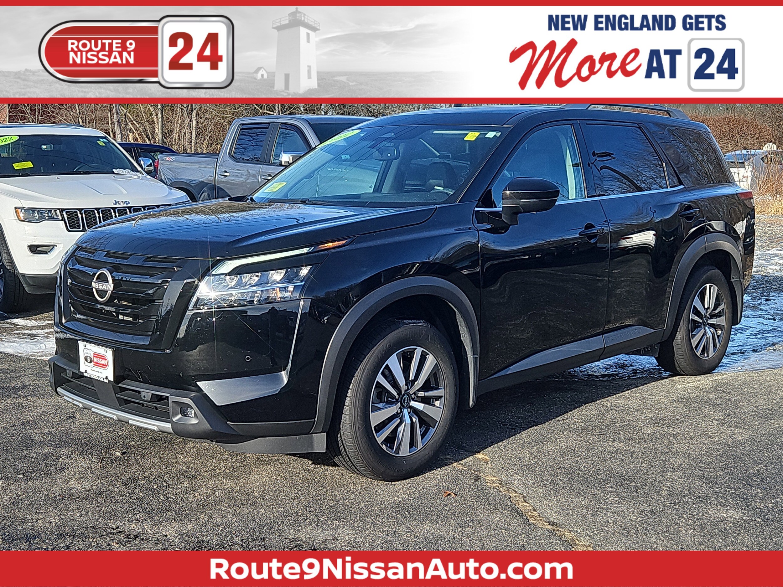 2022 Nissan Pathfinder SL's photo