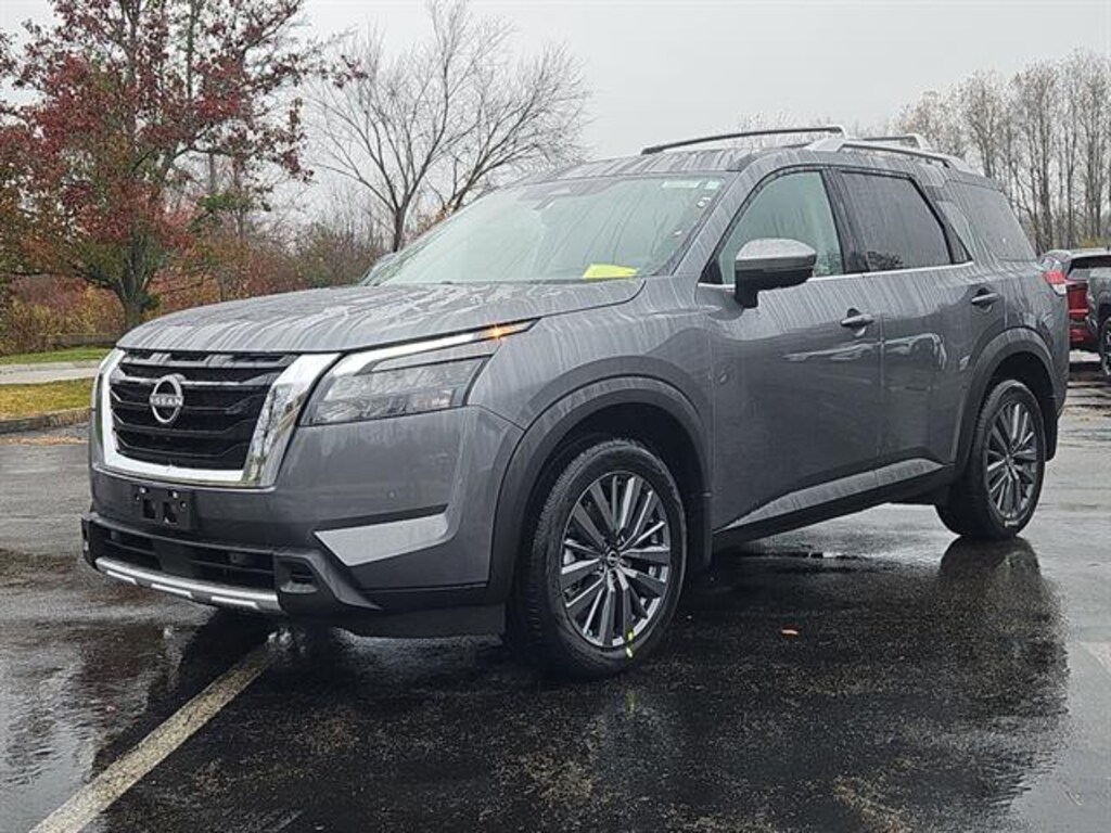 New 2025 Nissan Pathfinder SL 4WD