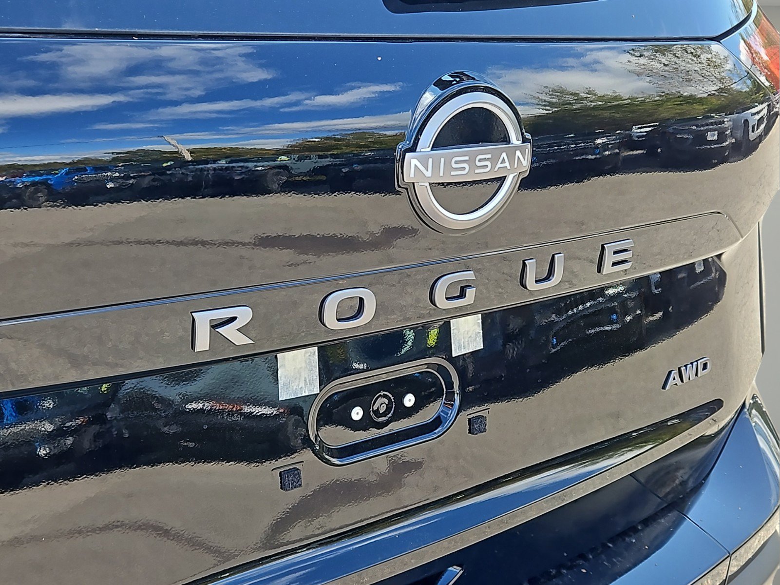 2025 Nissan Rogue S photo 3