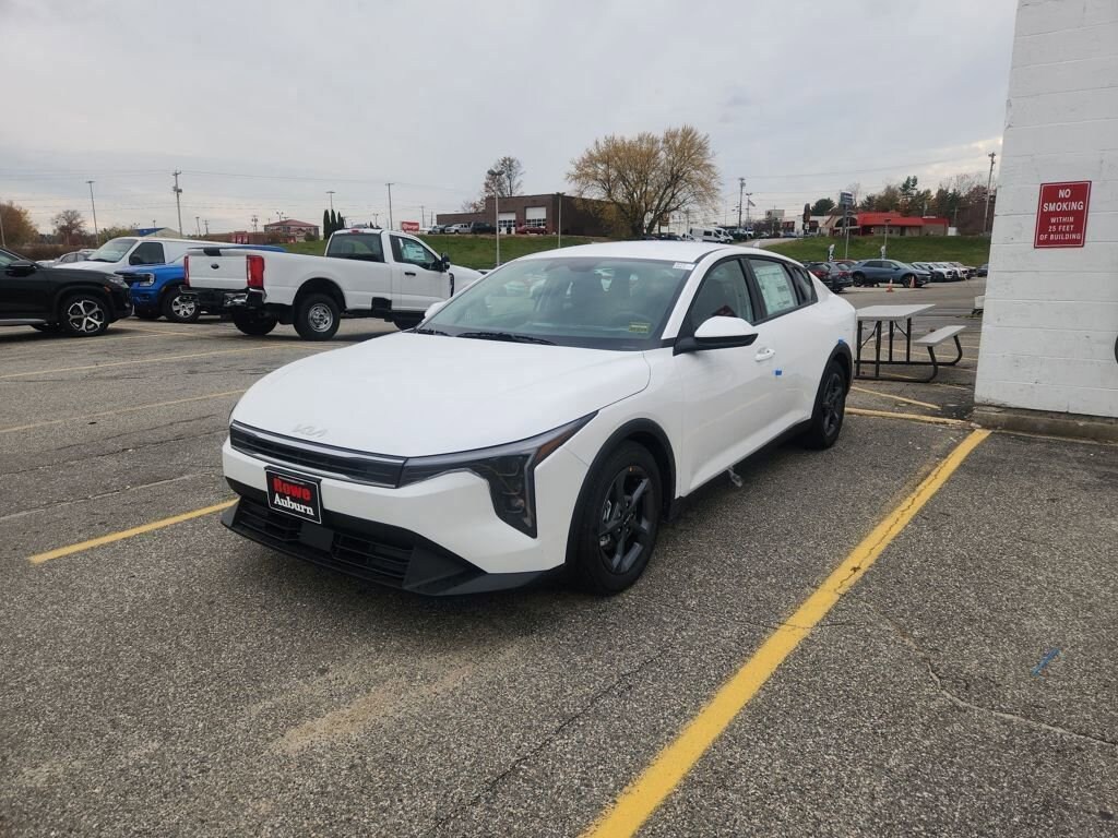 New 2025 Kia K4 Sedan