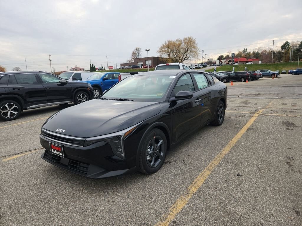 New 2025 Kia K4 Sedan