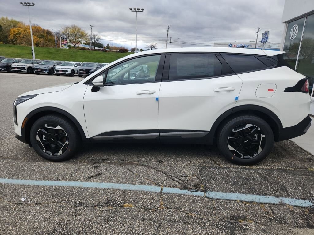New 2026 Kia Sportage Hybrid S SUV