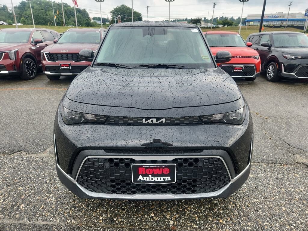 New 2025 Kia Soul LX Hatchback