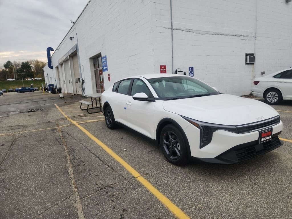 New 2025 Kia K4 Sedan