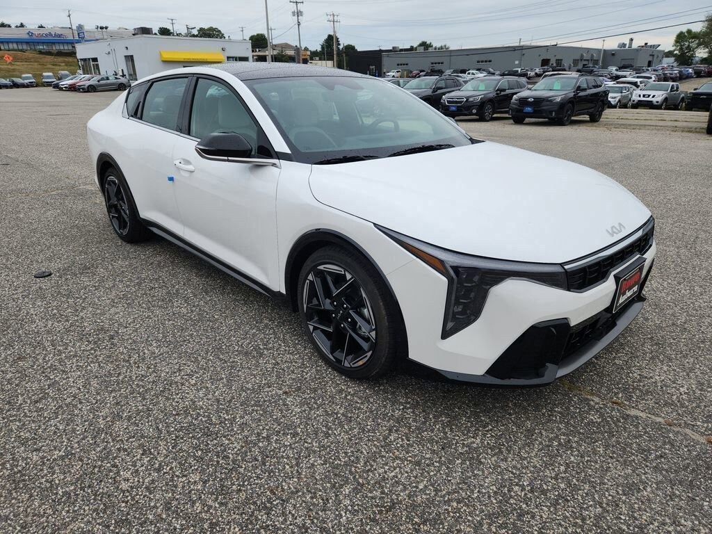 New 2025 Kia K4 GT-Line Sedan