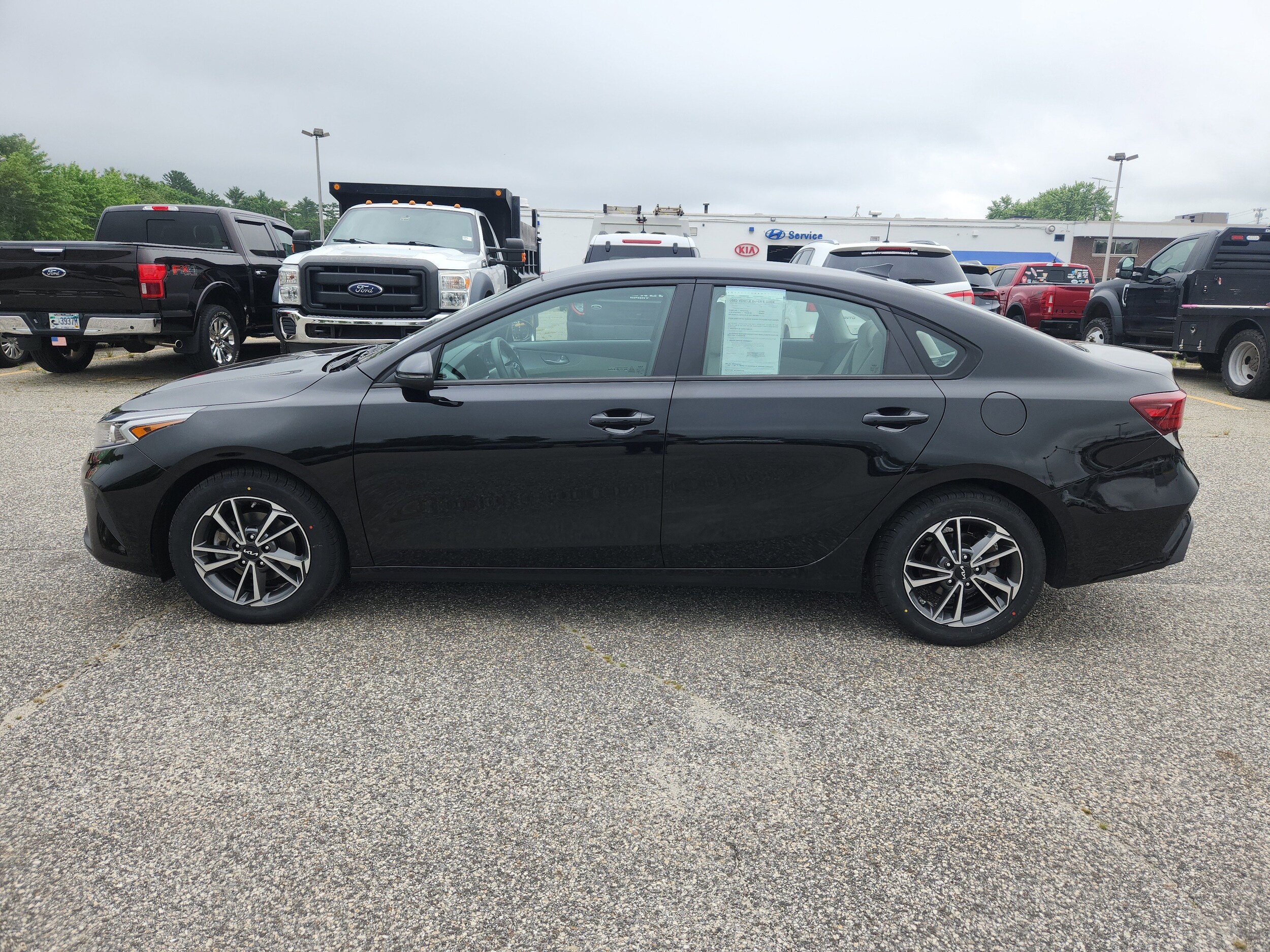 2022 Kia Forte LXS photo 2
