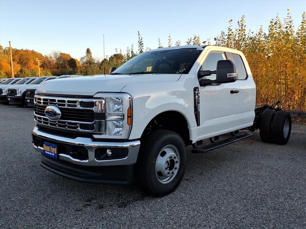 New 2026 Ford F-350 SUV