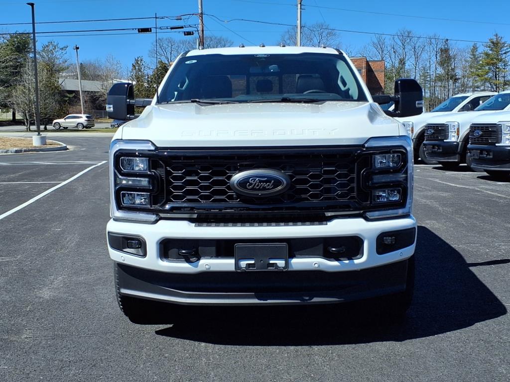2025 Ford F-350 photo 2