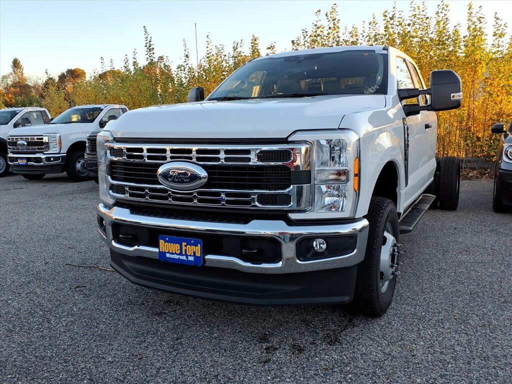 New 2026 Ford F-350 SUV