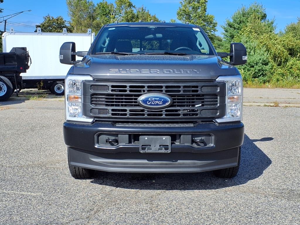 2025 Ford F-250 photo 2